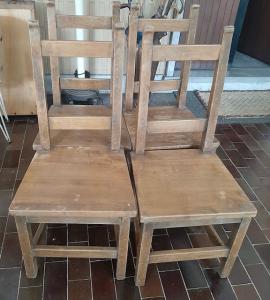 quattro sedie in rovere e noce robustissime